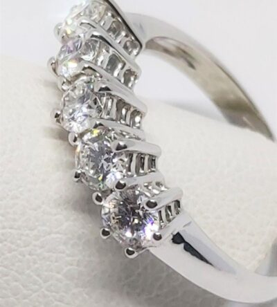 Anello Diamanti 0.80 Carati in Oro Bianco