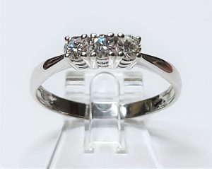 Anello Trilogy Diamanti 0.36