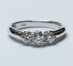 Anello Trilogy Oro Diamanti